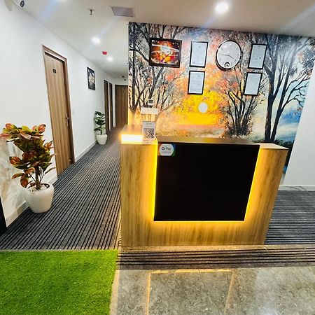 Townhouse Happy Habitat Guest House 大诺伊达 外观 照片