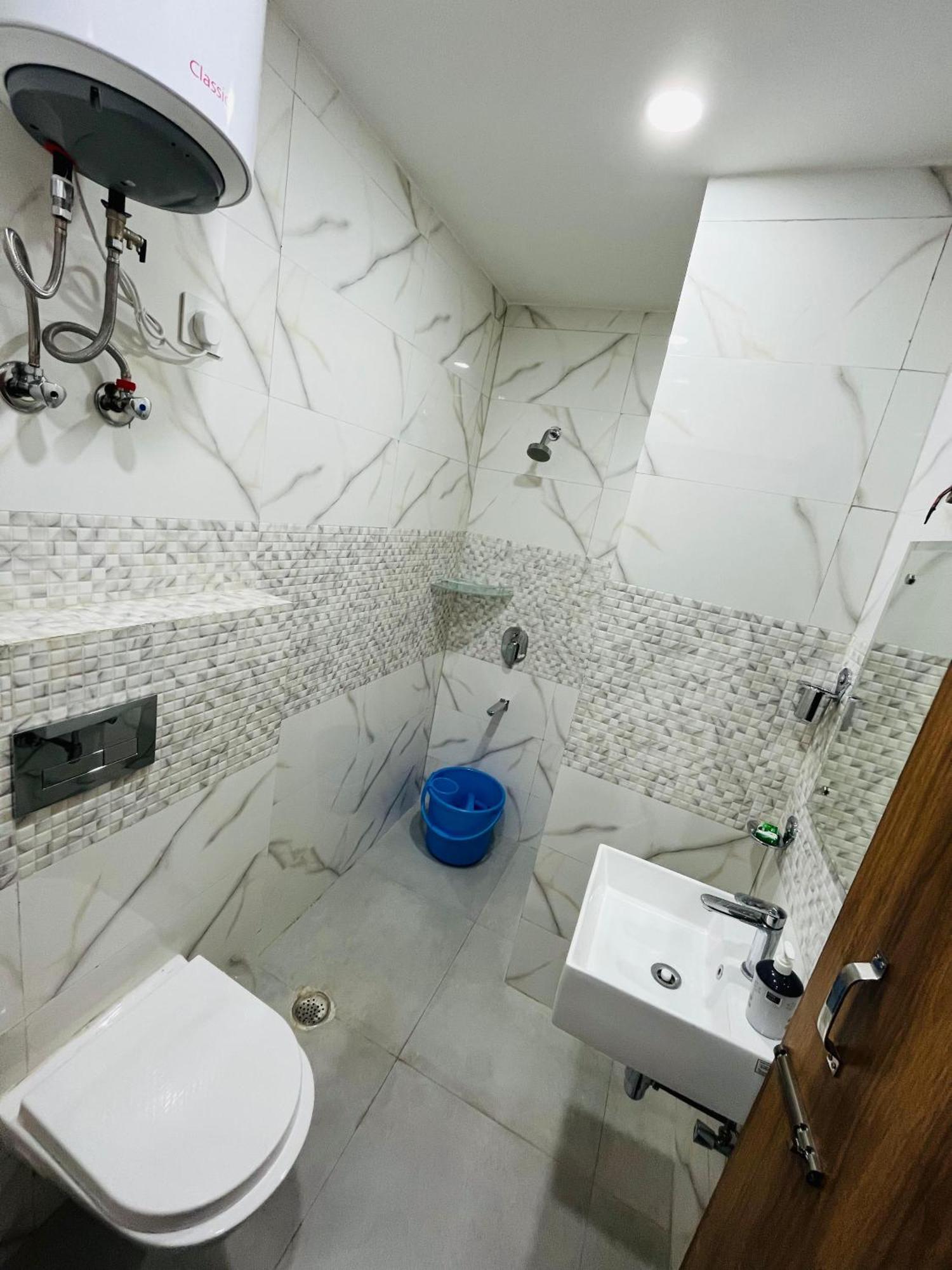 Townhouse Happy Habitat Guest House 大诺伊达 外观 照片