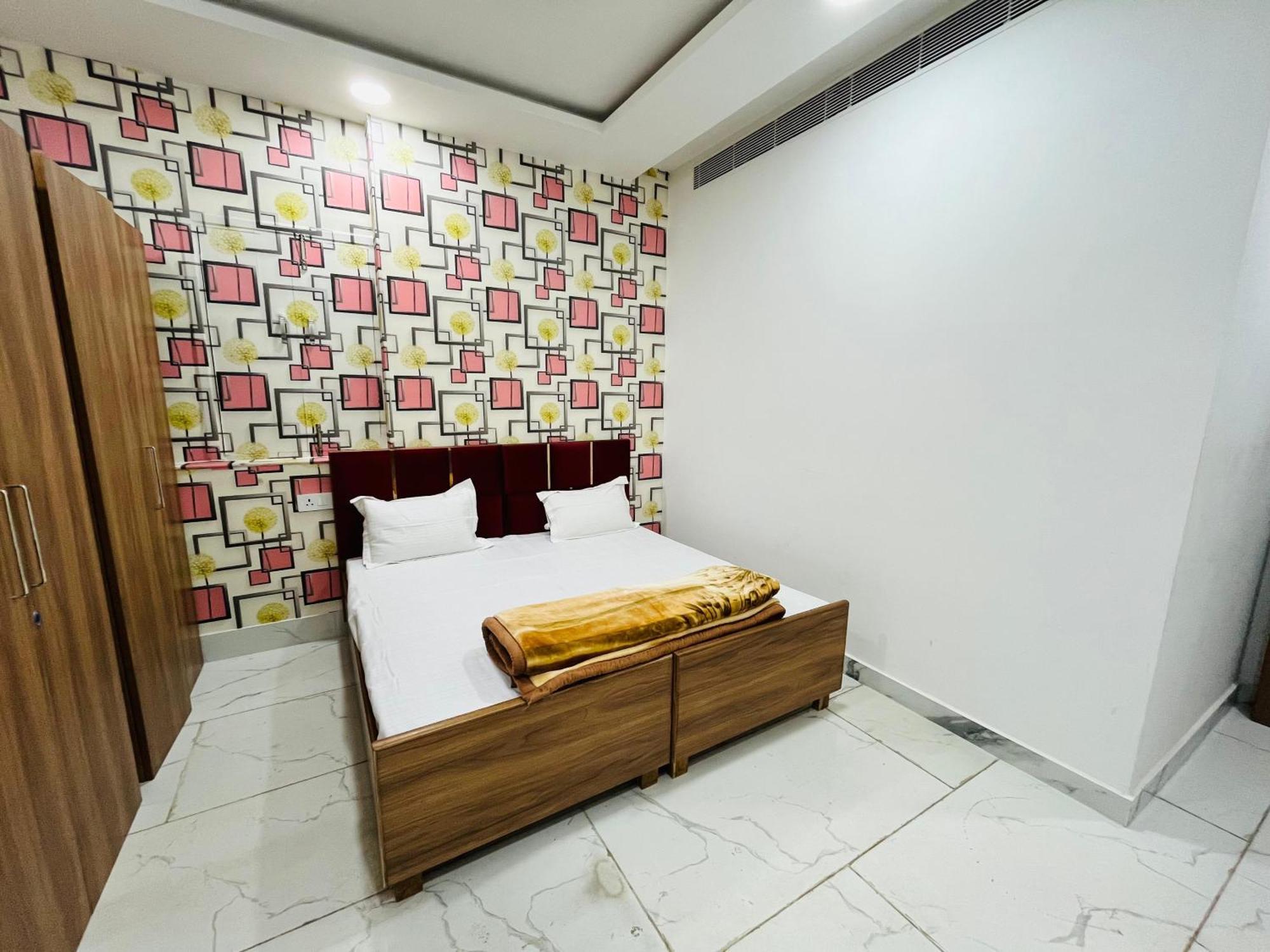Townhouse Happy Habitat Guest House 大诺伊达 外观 照片