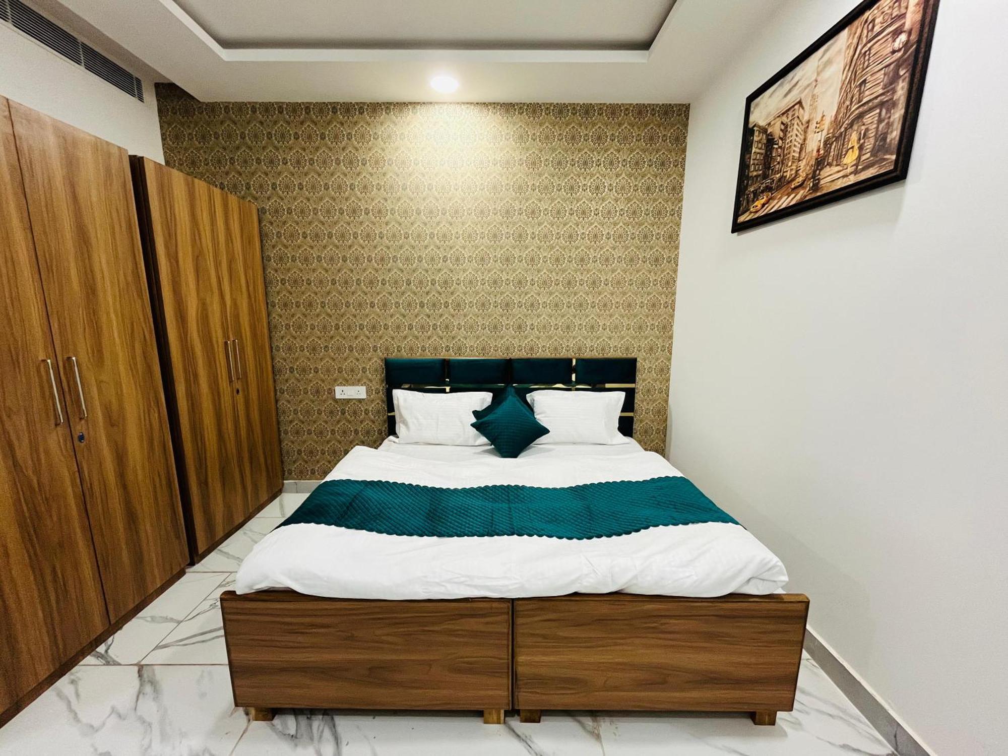Townhouse Happy Habitat Guest House 大诺伊达 外观 照片