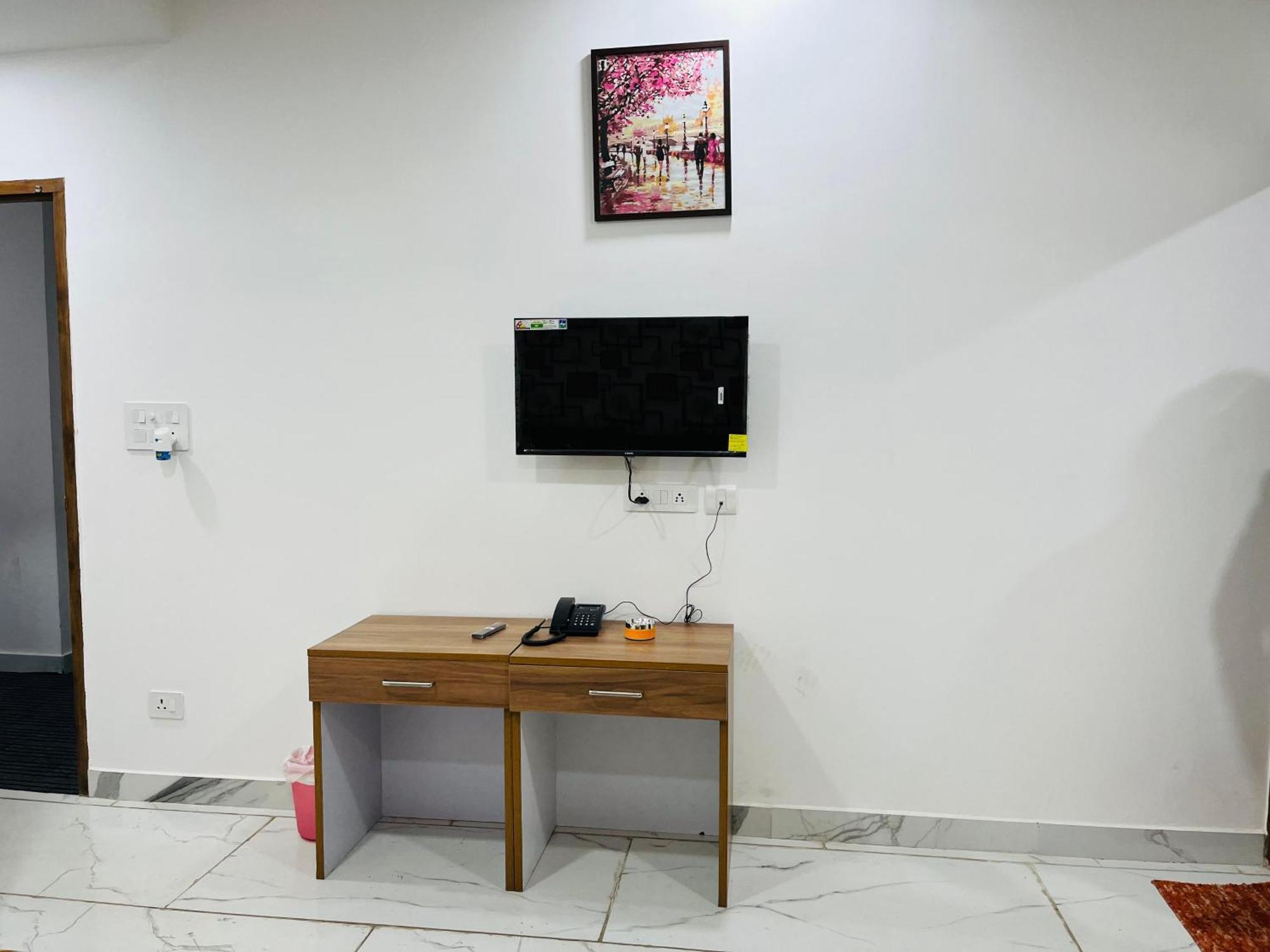 Townhouse Happy Habitat Guest House 大诺伊达 外观 照片