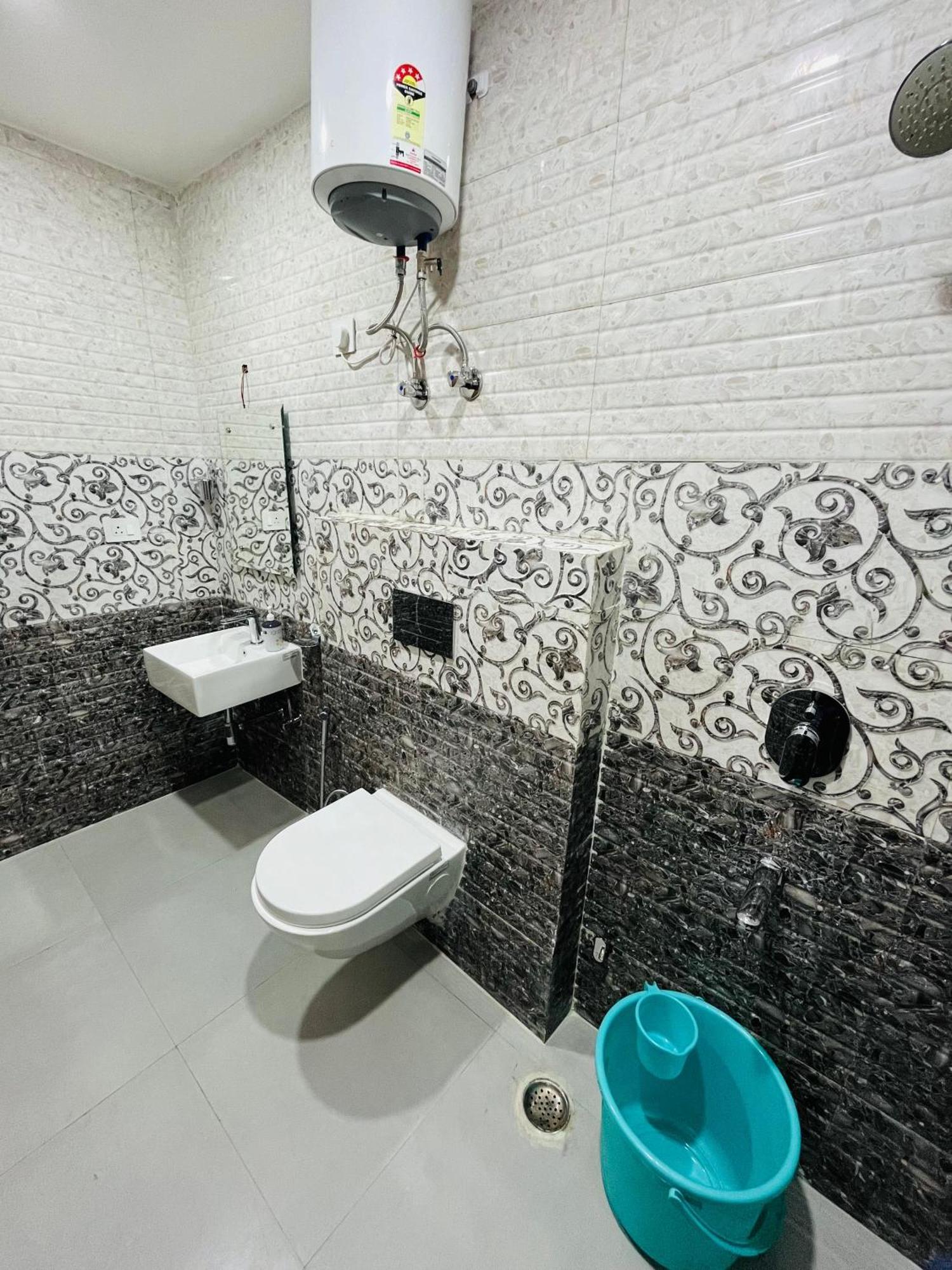 Townhouse Happy Habitat Guest House 大诺伊达 外观 照片
